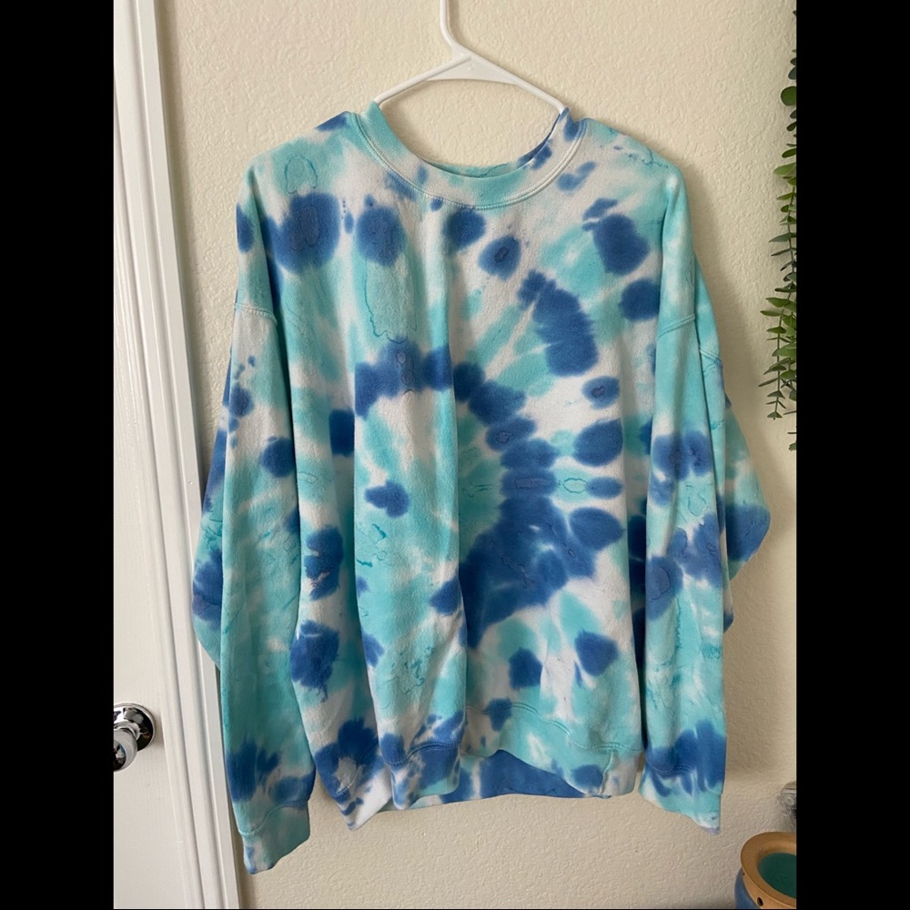 Forever 21 tie-dye sweatshirt